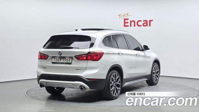 BMW X1 xDrive 20i xLine — пробег 75 222 км — фото 2 из 5