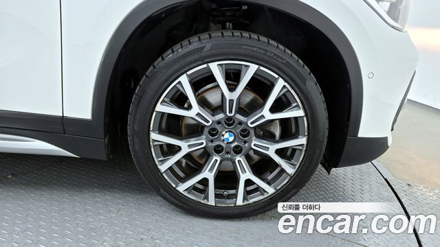 BMW X1 xDrive 20i xLine — пробег 75 222 км — фото 5 из 5