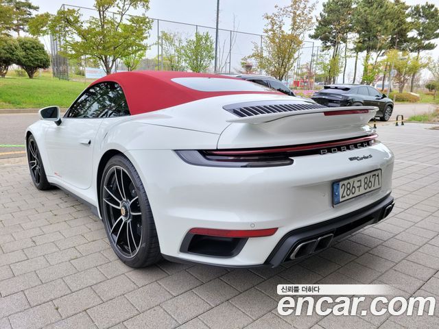 Porsche 911 Turbo S Cabriolet — пробег 13 700 км — фото 3 из 5