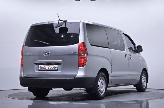 Hyundai Starex 5-Seater VAN Smart — пробег 75 803 км — фото 2 из 5