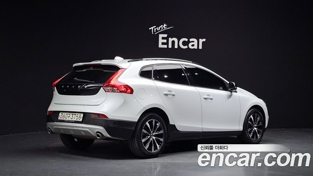 Volvo V40 из Кореи Encar