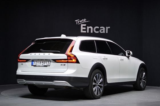 Volvo V90 B5 Pro AWD — пробег 57 452 км — фото 2 из 5