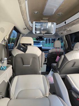 Kia Carnival HEV 9-Seater Hi-Limousine Signature — пробег 1 200 км — фото 2 из 5