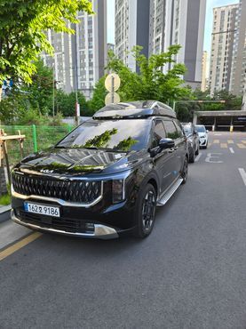 Kia Carnival HEV 9-Seater Hi-Limousine Signature — пробег 1 200 км — фото 4 из 5