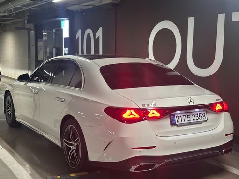 Mercedes-Benz E-Class E300 4MATIC AMG Line — пробег 10 100 км — фото 4 из 5