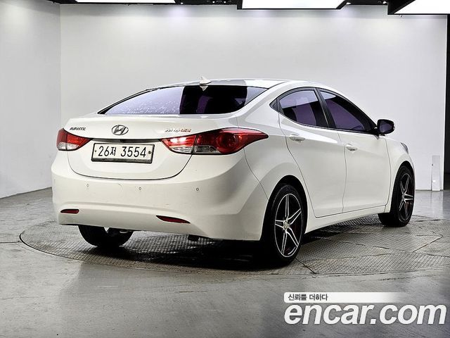 Hyundai AVANTE M16 GDI Deluxe — пробег 163 000 км — фото 4 из 5