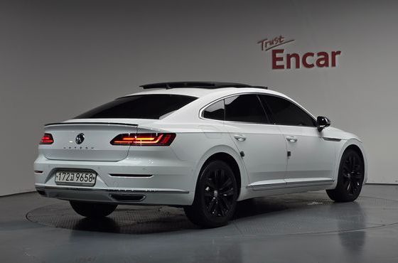 Volkswagen Arteon 2.0 TDI Prestige — пробег 83 556 км — фото 2 из 5
