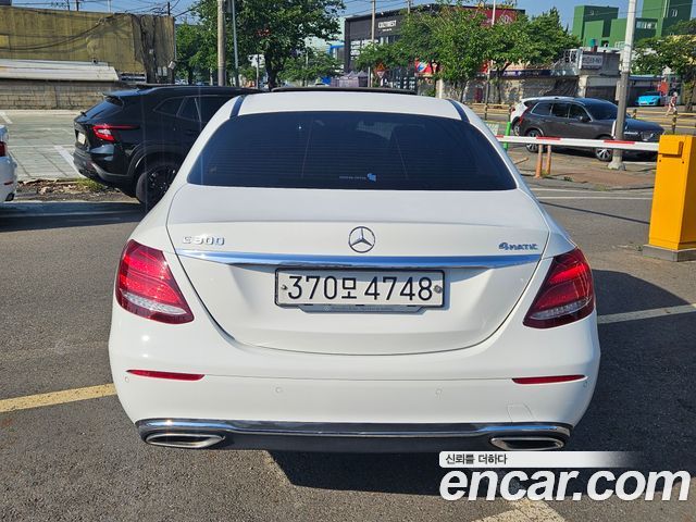 Mercedes-Benz E-Class из Кореи Encar