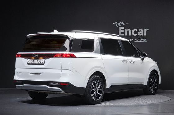 Kia Carnival 9-Seater Prestige — пробег 65 740 км — фото 2 из 5
