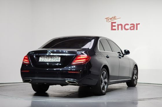 Mercedes-Benz E-Class E250 Avantgarde — пробег 71 900 км — фото 2 из 5
