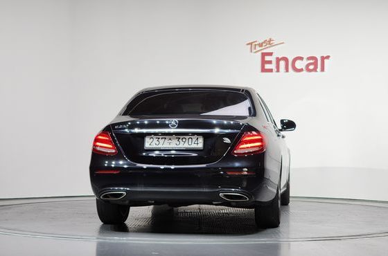 Mercedes-Benz E-Class E250 Avantgarde — пробег 71 900 км — фото 4 из 5