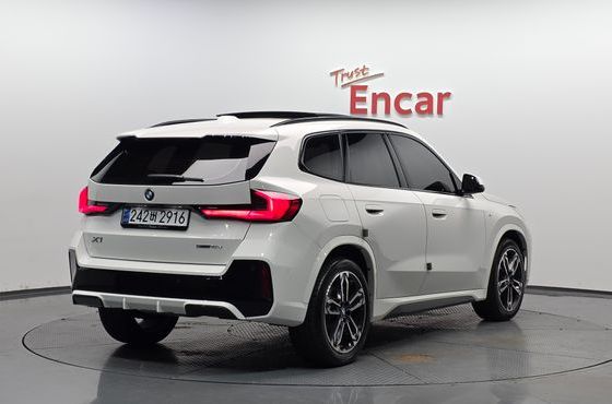 BMW X1 sDrive 18d M Sport — пробег 12 050 км — фото 2 из 5