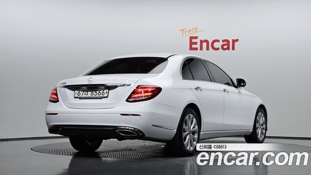 Mercedes-Benz E-Class из Кореи Encar