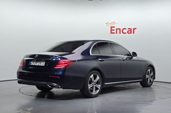 Mercedes-Benz E-Class E300 Avantgarde — пробег 103 610 км — фото 2 из 5
