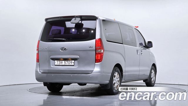 Hyundai Starex 11-Seater Wagon CVX Luxury — пробег 135 839 км — фото 2 из 5
