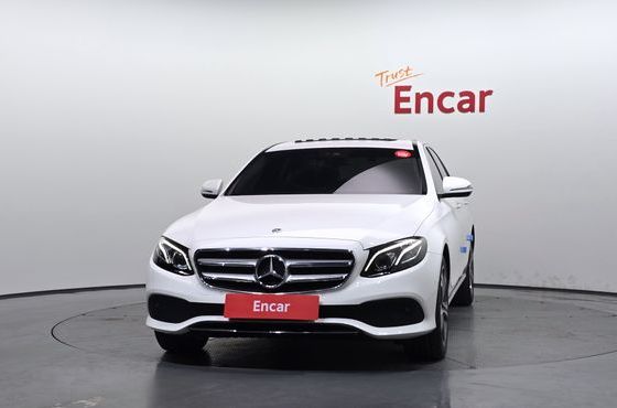 Mercedes-Benz E-Class E220d Avantgarde — пробег 79 767 км — фото 3 из 5