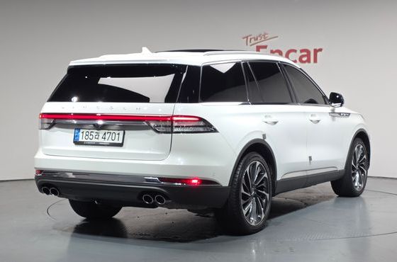 Lincoln Aviator 3.0 Reserve AWD — пробег 40 323 км — фото 2 из 5