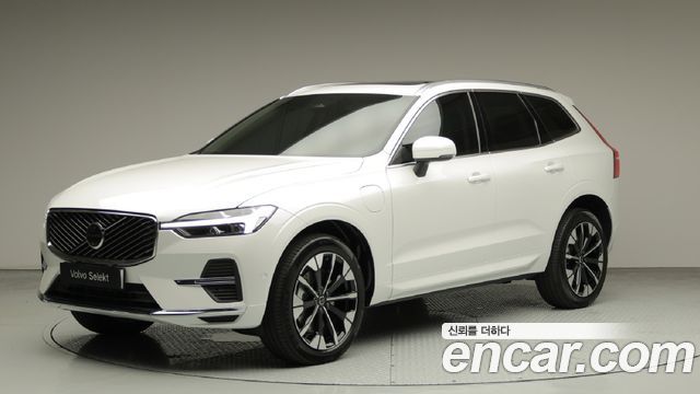 Volvo XC60 T8 Ultra Bright — пробег 4 669 км — фото 1 из 5