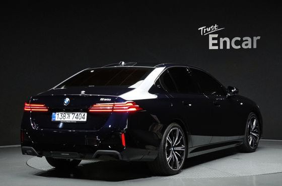 BMW 5-Series 530i xDrive M Sport — пробег 7 661 км — фото 2 из 5