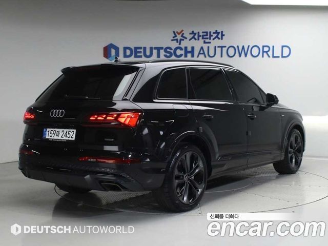 Audi Q7 55 TFSI Quattro Premium — пробег 12 605 км — фото 2 из 5