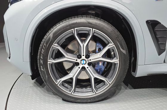 BMW X5 xDrive 40i M Sport — пробег 4 244 км — фото 5 из 5