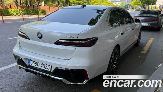 BMW 7-Series 740d xDrive M Sport — пробег 700 км — фото 5 из 5