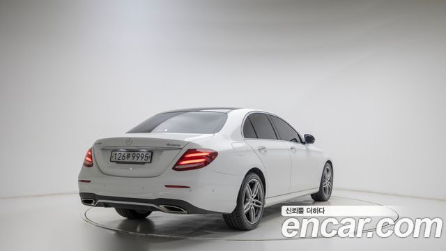 Mercedes-Benz E-Class из Кореи Encar