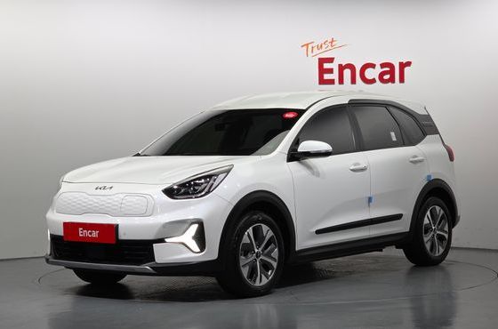 Kia Niro Earth — пробег 28 300 км — фото 1 из 5