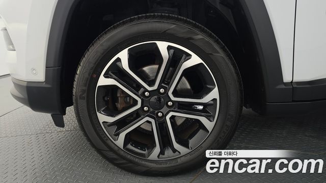 Jeep Compass 2.4 Limitied AWD — пробег 26 565 км — фото 5 из 5