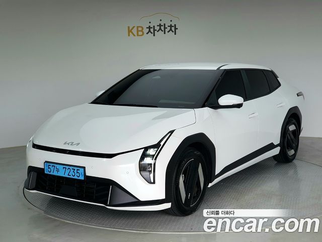 Kia EV4 Long Range 2WD Air — пробег 35 316 км — фото 1 из 5