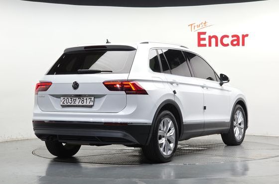 Volkswagen Tiguan 2.0 TDI Premium — пробег 124 389 км — фото 2 из 5