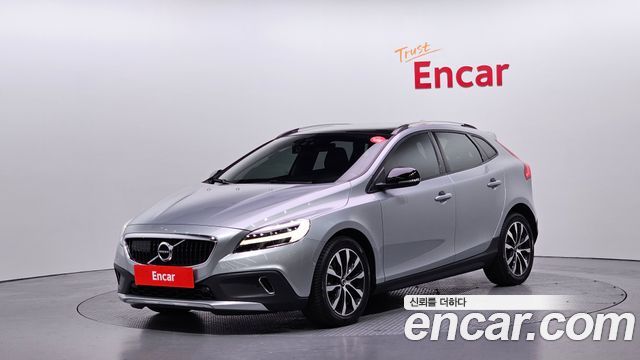 Volvo V40 D3 — пробег 58 667 км — фото 1 из 5
