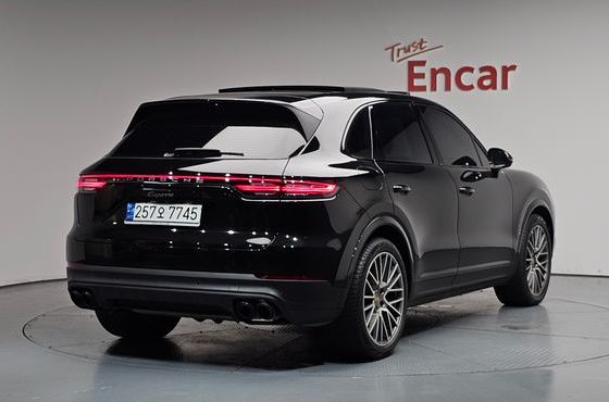 Porsche Cayenne 3.0 PLATINUM EDITION — пробег 30 866 км — фото 2 из 5