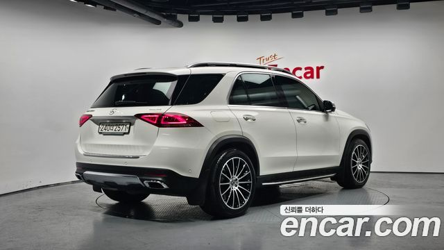 Mercedes-Benz GLE-Class GLE300d 4MATIC — пробег 37 434 км — фото 2 из 5