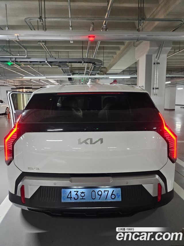 Kia EV3 Long Range 2WD AIr — пробег 1 200 км — фото 2 из 5