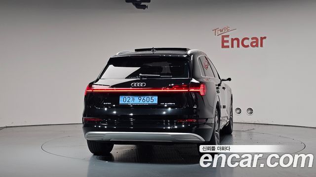 Audi e-tron 55 Quattro — пробег 47 320 км — фото 4 из 5