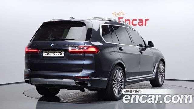BMW X7 xDrive 30d Design Pure Excellent 6-Seater — пробег 153 805 км — фото 2 из 5