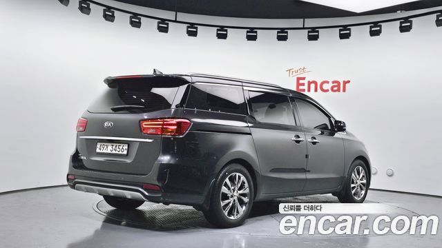 Kia Carnival из Кореи Encar