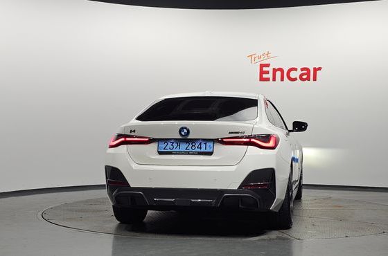 BMW i4 eDrive40 M Sports — пробег 100 095 км — фото 4 из 5