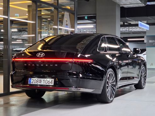 Hyundai Grandeur 3,5 Gasoline 4WD Calligraphy — пробег 9 866 км — фото 2 из 5