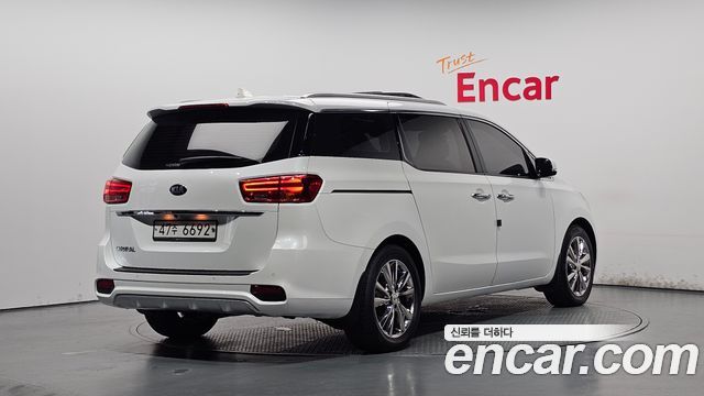 Kia Carnival из Кореи Encar