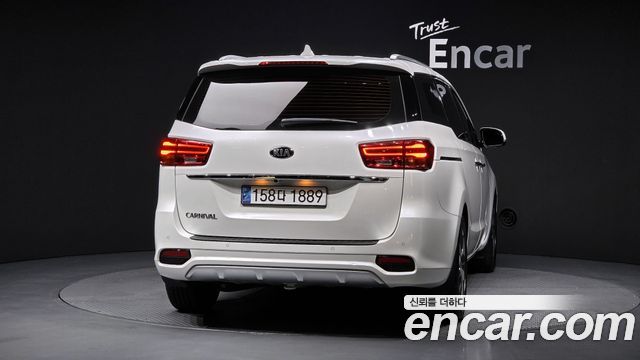 Kia Carnival из Кореи Encar