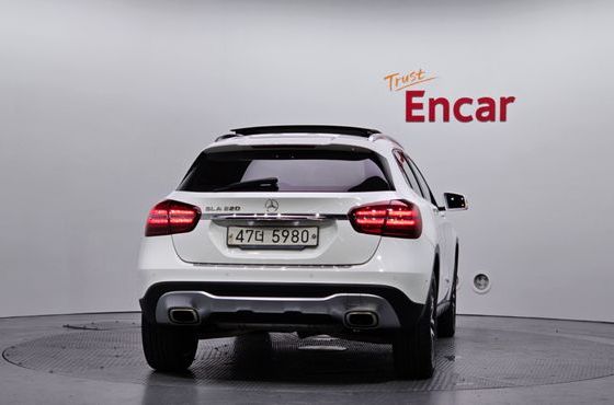 Mercedes-Benz GLA-Class GLA220 Premium — пробег 83 596 км — фото 4 из 5