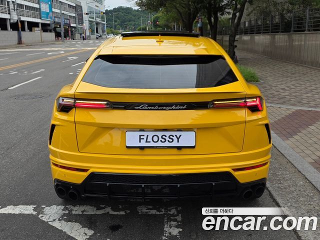 Lamborghini Urus 4.0 V8 — пробег 35 000 км — фото 4 из 5