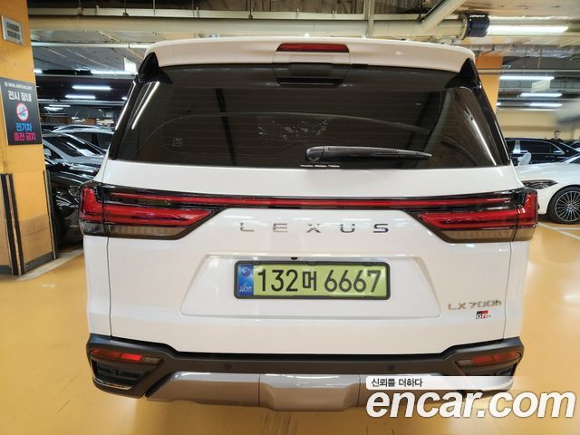 Lexus LX 700h VIP — пробег 21 000 км — фото 5 из 5