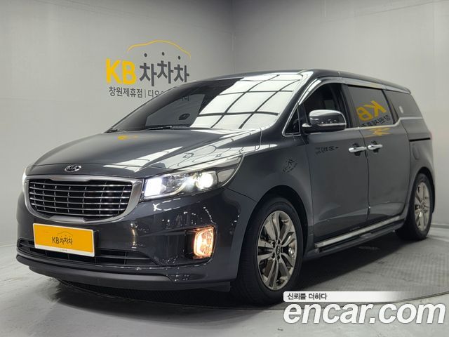 Kia Carnival 11-seater Deluxe — пробег 140 679 км — фото 2 из 5