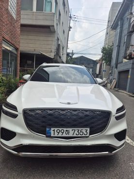 Genesis GV70 2.5T Gasoline AWD — пробег 8 715 км — фото 1 из 5