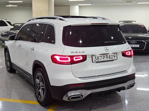 Mercedes-Benz GLB-Class GLB250 4MATIC — пробег 94 563 км — фото 4 из 5