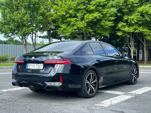 BMW 5-Series 530i xDrive M Sport — пробег 7 980 км — фото 4 из 5