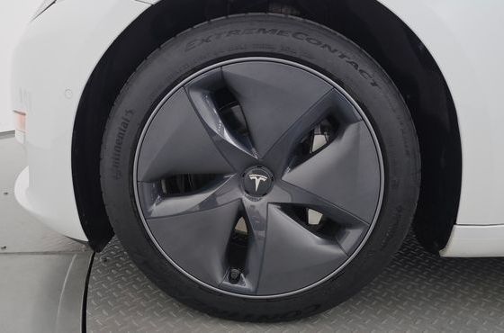 Tesla Model 3 Standard Range Plue RWD — пробег 140 668 км — фото 5 из 5